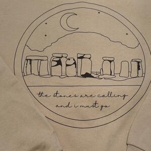 Outlander Beige Graphic Sweatshirt with Stonehenge Design. Large